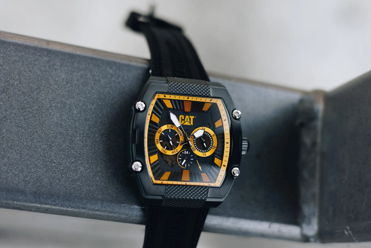 CATERPILLAR 1316927721 Barrel Black Rubber Strap