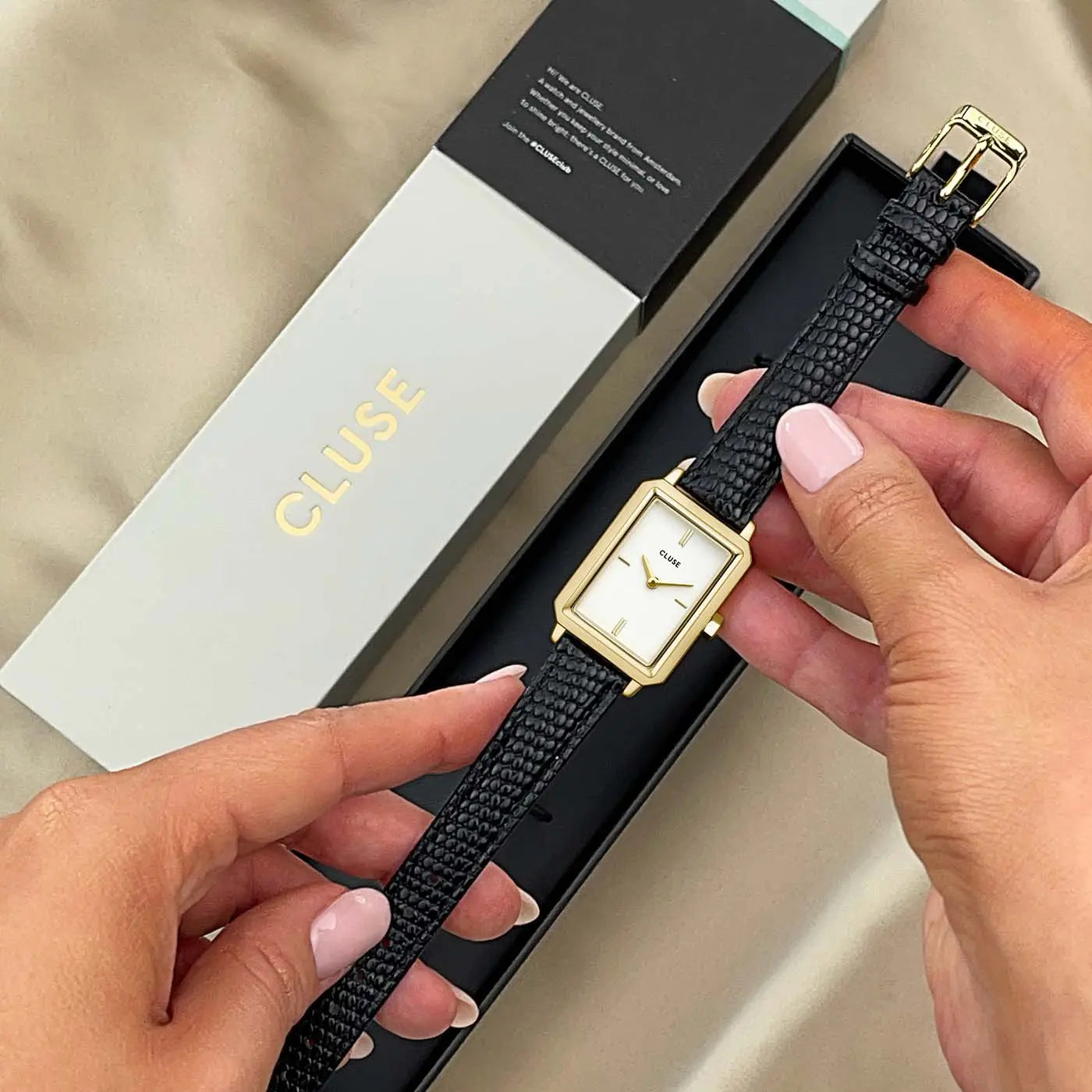 Cluse CW11504 Fluette Black Leather Strap