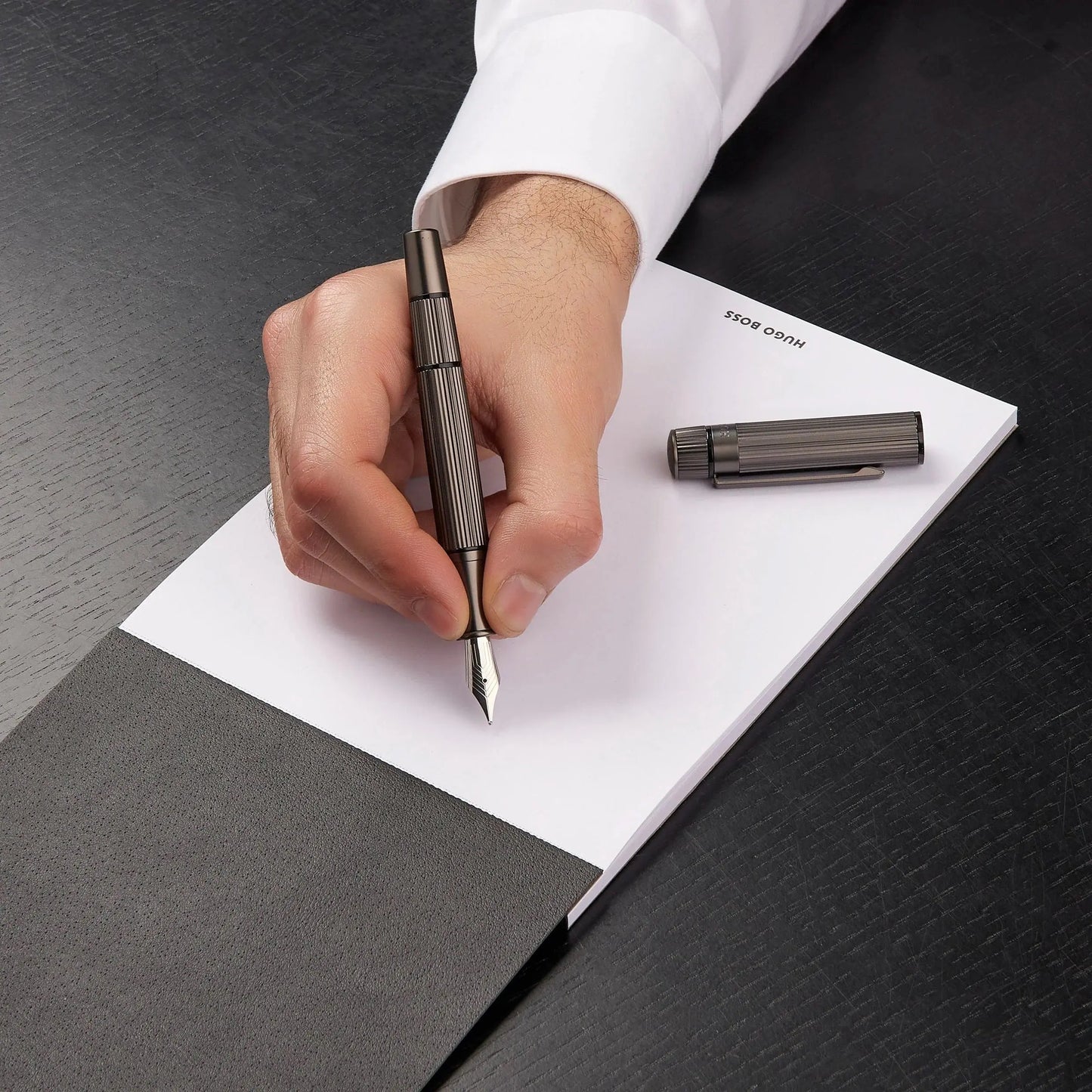 HUGO BOSS HSF4852D Πένα Core Gun Fountain Pen