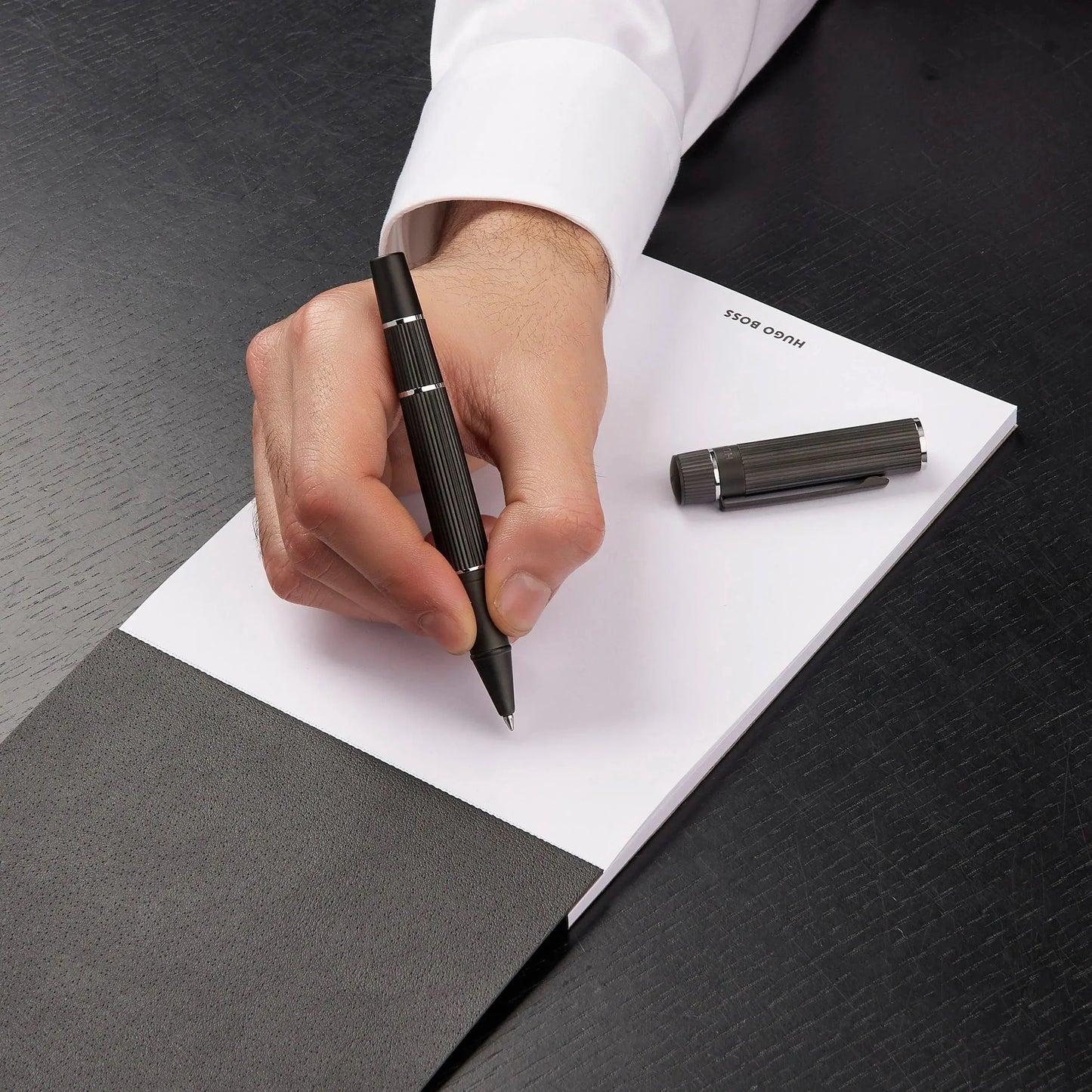 HUGO BOSS HSF1564D Oval Gun Ballpoint Pen