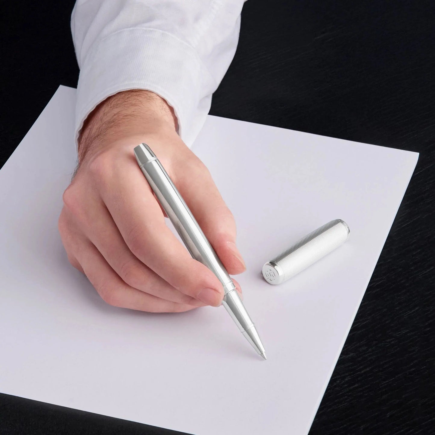 HUGO BOSS HSF1564D Oval Gun Ballpoint Pen