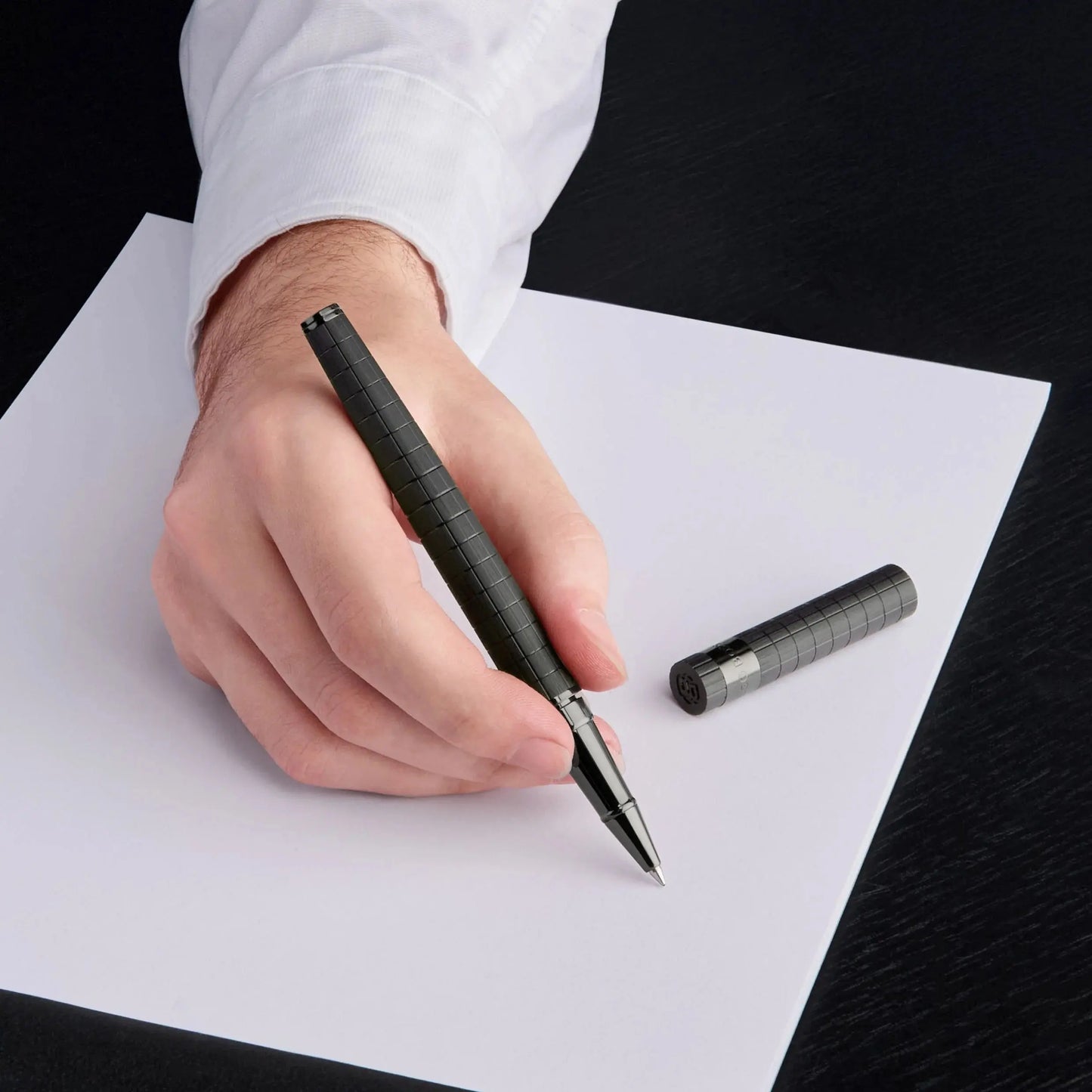 HUGO BOSS HSF1564D Oval Gun Ballpoint Pen