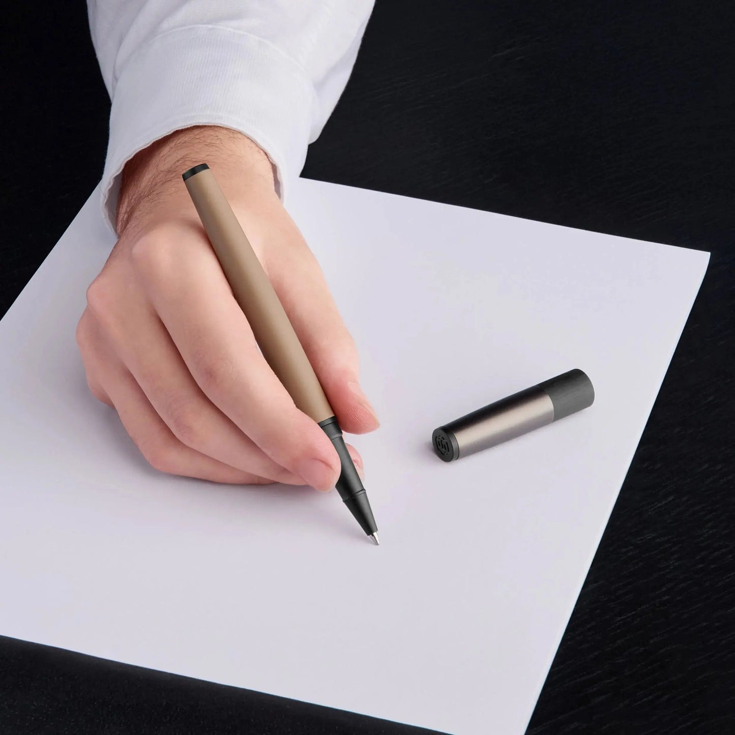 HUGO BOSS HSF1564D Oval Gun Ballpoint Pen