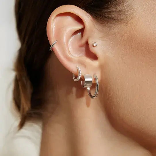 Ania Haie E062-02H Σκουλαρίκια Flat Small Hoop από Επιπλατινωμένο Ασήμι