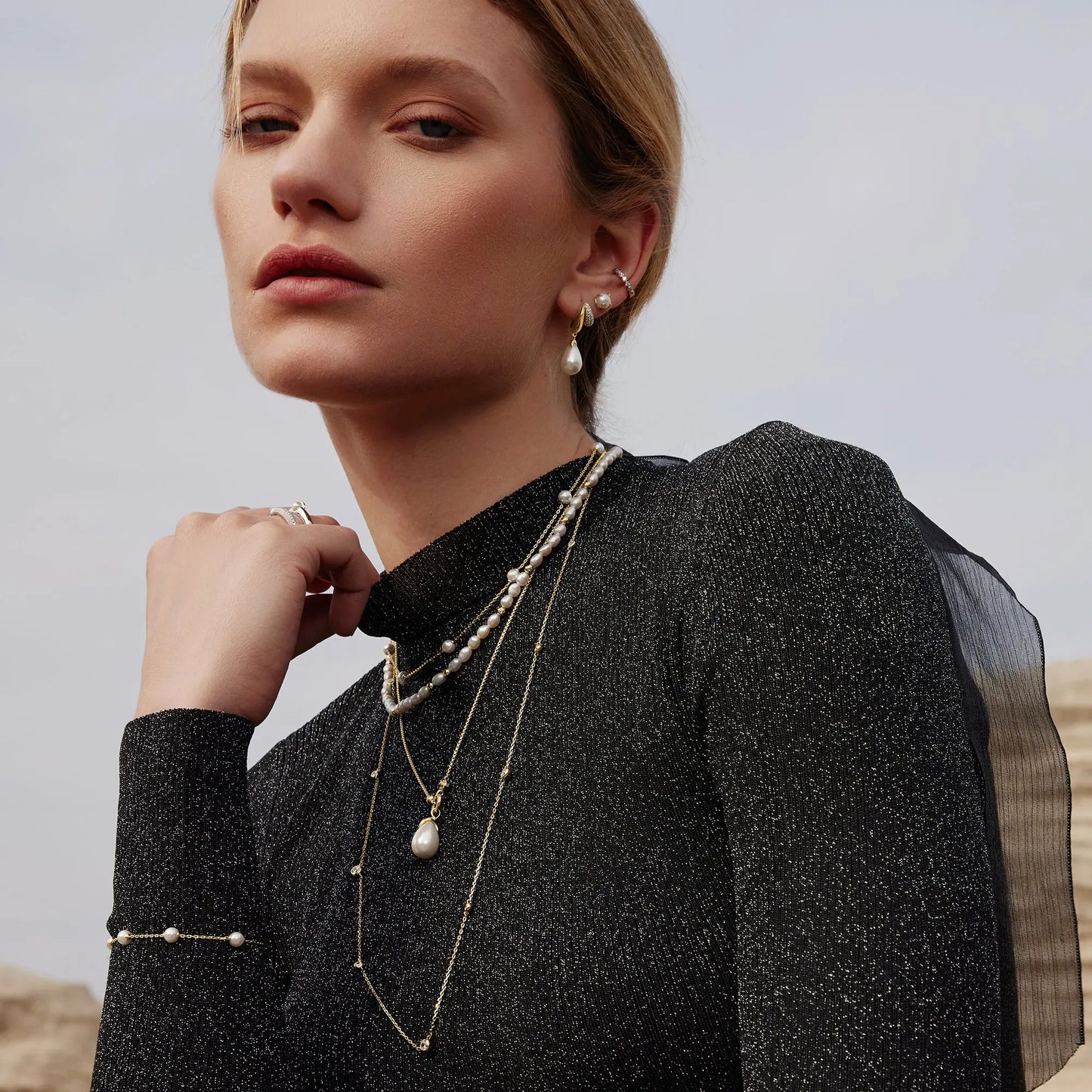 Ania Haie E069-09G Σκουλαρίκια Sparkling Duet Shell Pearl Drop από Επιχρυσωμένο Ασήμι