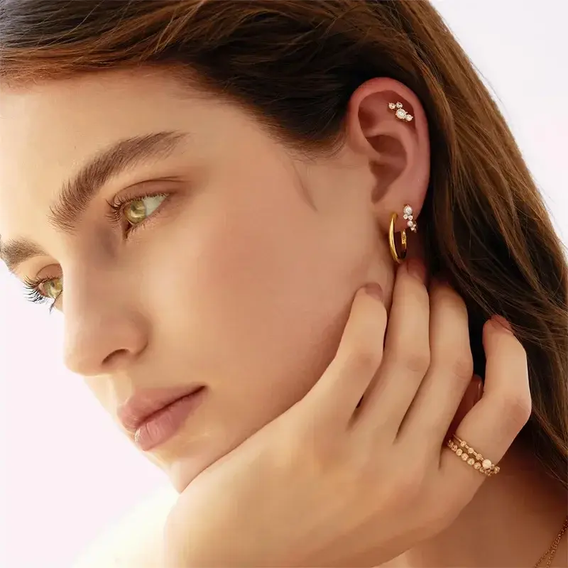 Ania Haie E074-11G Σκουλαρίκια Zig-Zag Shell Pearl από Επιχρυσωμένο Ασήμι