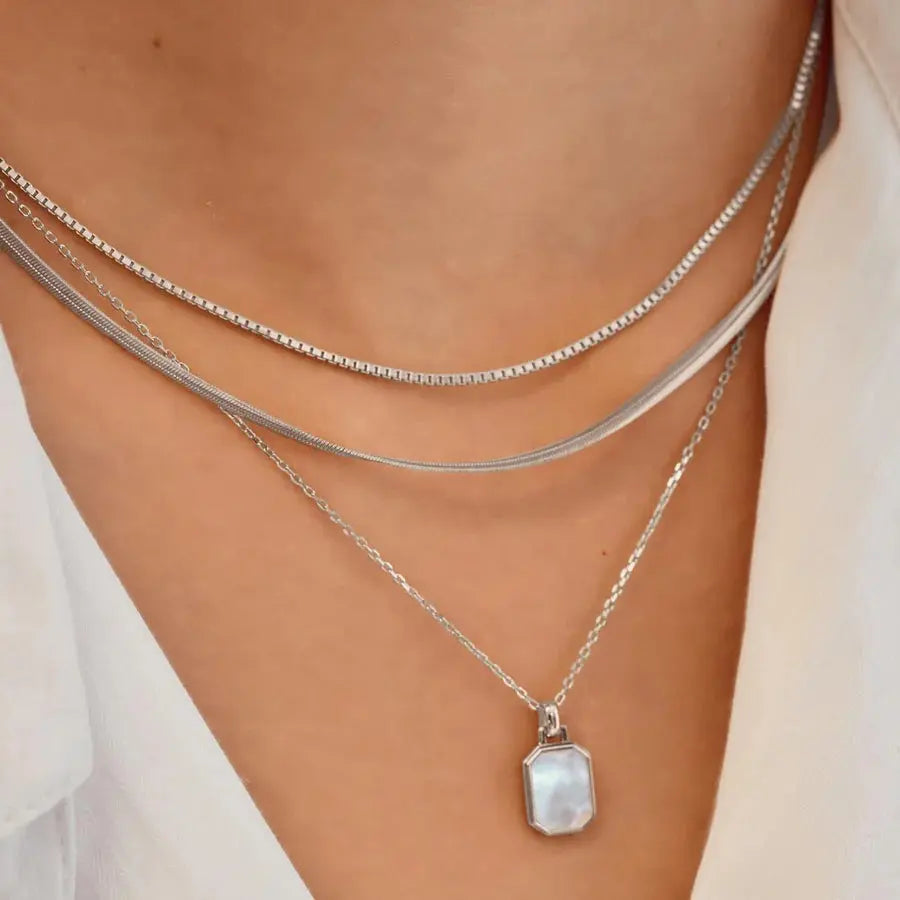 GM220W Zircon Heart Necklace In Platinum Plated Silver