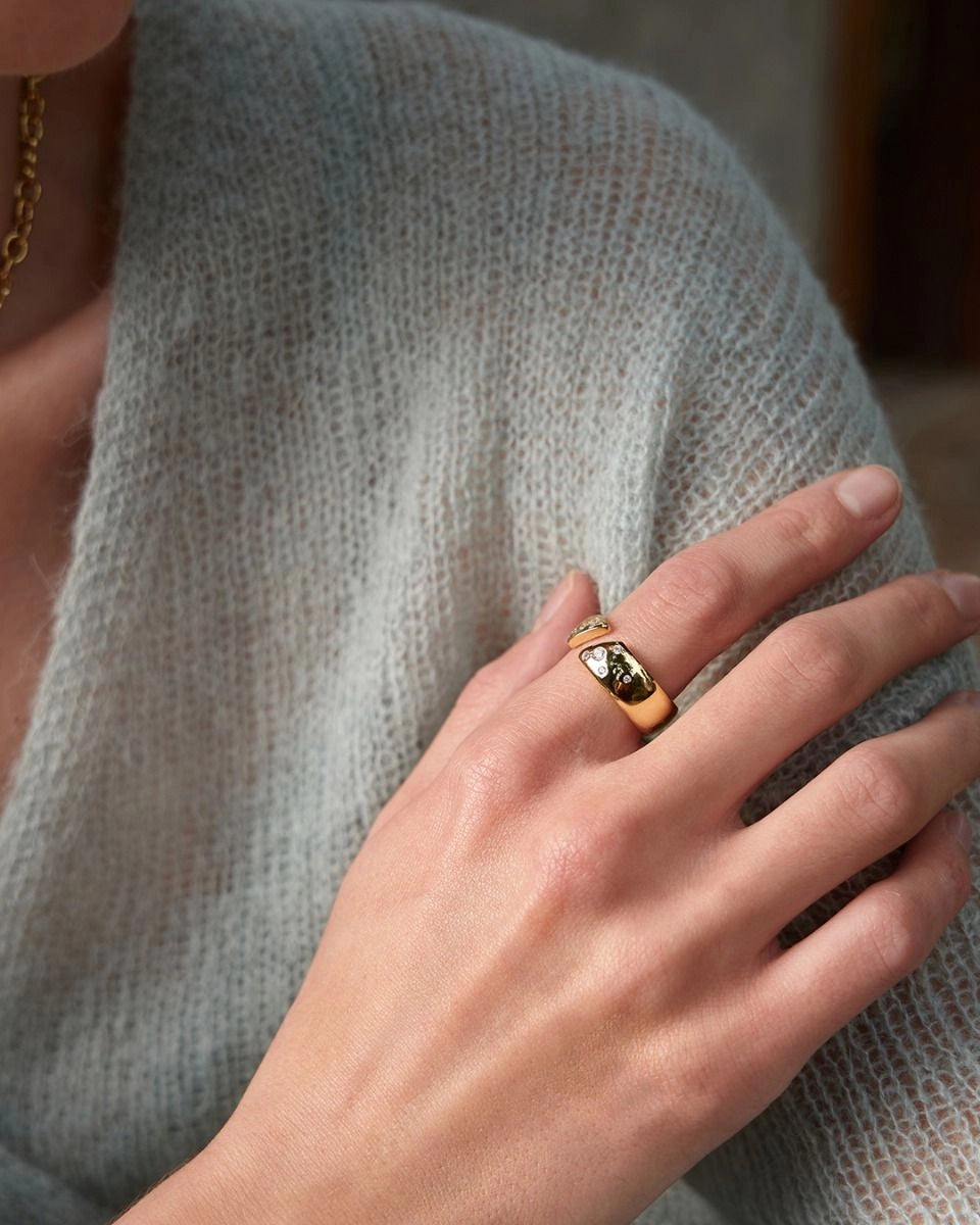 Ring RG018-1 Single Stone In Platinum Plated Silver