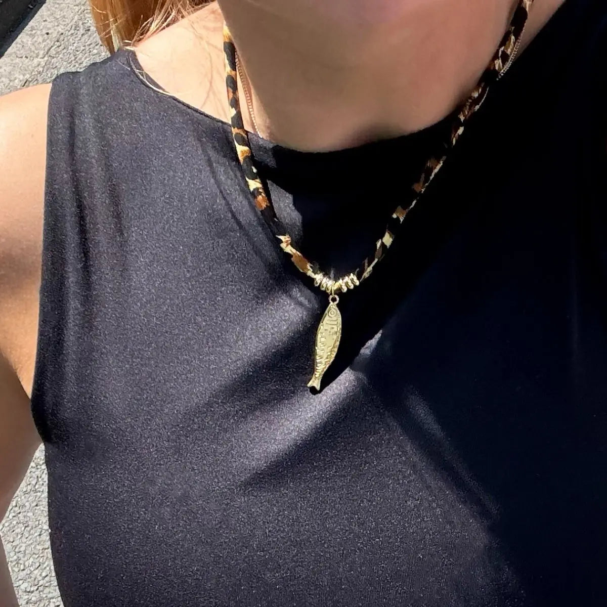OOZOO Jewellery SN-2061 Κολιέ Fish με Κορδόνι από Επιχρυσωμένο Ατσάλι
